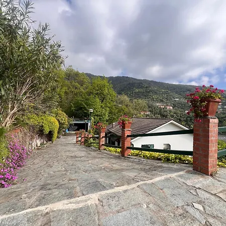 Apartment Welcome Riviera, Liguria Sea And Mountains, 80 Sqm Facing The Highway, With Free Wi-fi, Parking, And A Terrace *