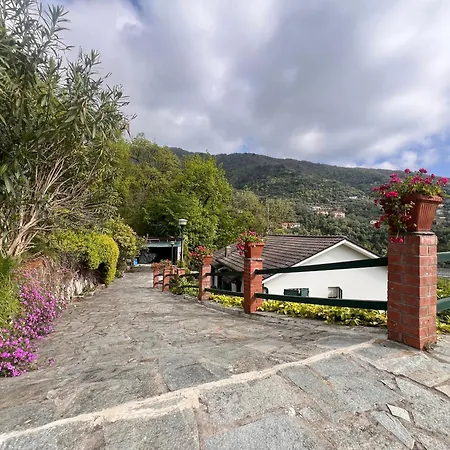 Apartment Welcome Riviera, Liguria Sea And Mountains, 80 Sqm Facing The Highway, With Free Wi-fi, Parking, And A Terrace Rapallo