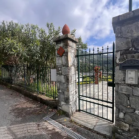 Apartment Welcome Riviera, Liguria Sea And Mountains, 80 Sqm Facing The Highway, With Free Wi-fi, Parking, And A Terrace