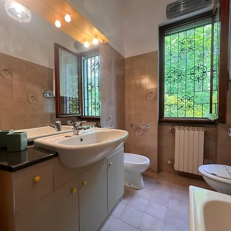 Welcome Riviera, Liguria Sea And Mountains, 80 Sqm Facing The Highway, With Free Wi-fi, Parking, And A Terrace *