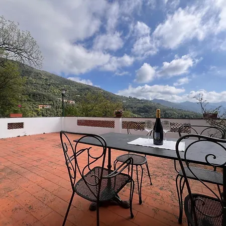 Welcome Riviera, Liguria Sea And Mountains, 80 Sqm Facing The Highway, With Free Wi-fi, Parking, And A Terrace Apartment
