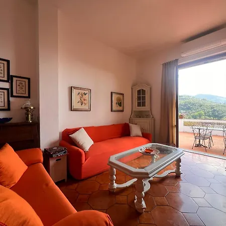 Welcome Riviera, Liguria Sea And Mountains, 80 Sqm Facing The Highway, With Free Wi-fi, Parking, And A Terrace * Rapallo