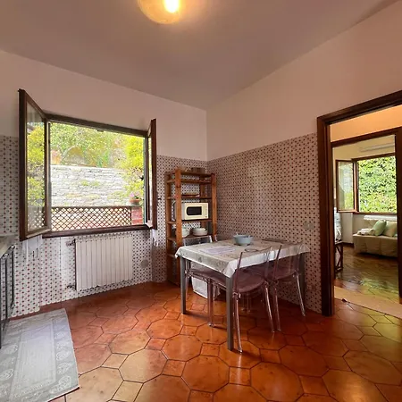 Welcome Riviera, Liguria Sea And Mountains, 80 Sqm Facing The Highway, With Free Wi-fi, Parking, And A Terrace Rapallo