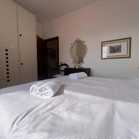 Welcome Riviera, Liguria Sea And Mountains, 80 Sqm Facing The Highway, With Free Wi-fi, Parking, And A Terrace Apartment *