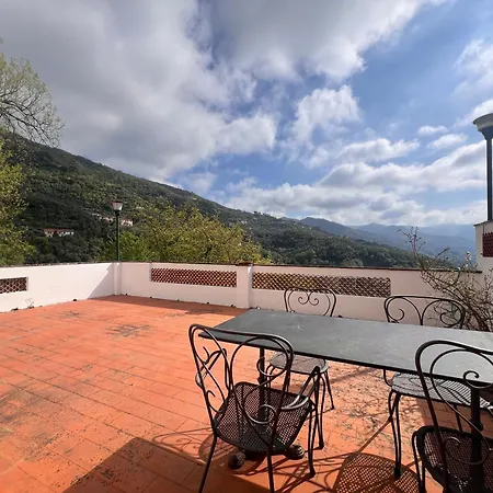 Apartment Welcome Riviera, Liguria Sea And Mountains, 80 Sqm Facing The Highway, With Free Wi-fi, Parking, And A Terrace Rapallo