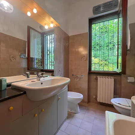 Welcome Riviera, Liguria Sea And Mountains, 80 Sqm Facing The Highway, With Free Wi-fi, Parking, And A Terrace Apartment *