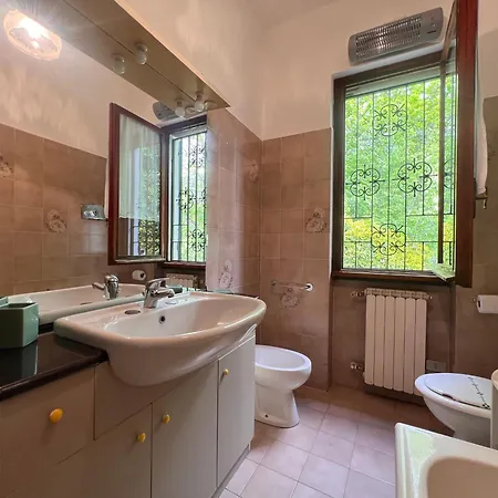 Welcome Riviera, Liguria Sea And Mountains, 80 Sqm Facing The Highway, With Free Wi-fi, Parking, And A Terrace * ראפאלו