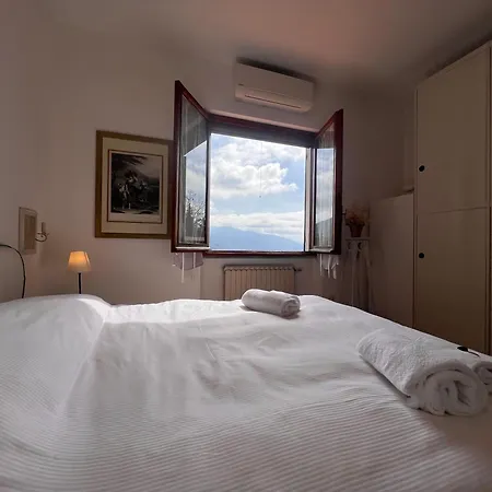 דירה Welcome Riviera, Liguria Sea And Mountains, 80 Sqm Facing The Highway, With Free Wi-fi, Parking, And A Terrace